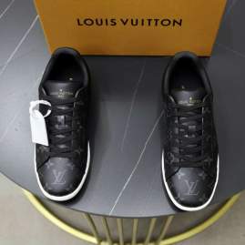Picture of Louis Vuitton Shoes _SKULVsz38-45hnh082415692